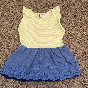 Adorable Gap 2T yellow and white flutter sleeve dress with chambray skirt